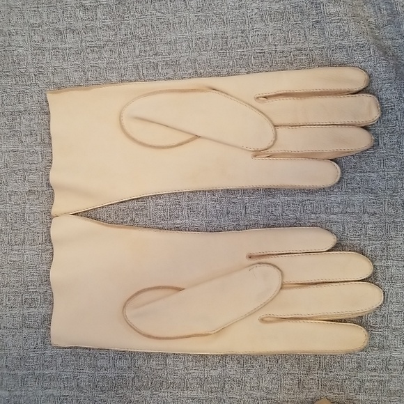Vintage Leather Gloves - Picture 3 of 4